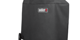 This lightweight yet durable Summit Charcoal Cover is easy to pull on and off your Weber Summit Charcoal barbecue. Its fastening straps keep it from blowing away, and its water resistant material helps to maintain a clean, sleek surface.